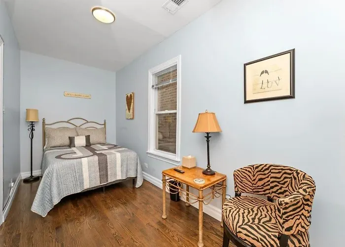 Appartement Cozy, Top-floor 3br Loft With Balcony In West Town