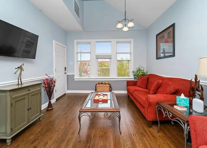 Appartement Cozy, Top-floor 3br Loft With Balcony In West Town Chicago