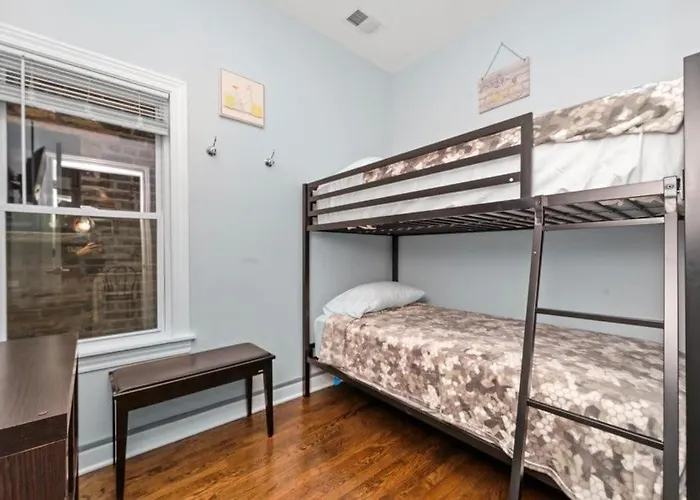 Appartement Cozy, Top-floor 3br Loft With Balcony In West Town *