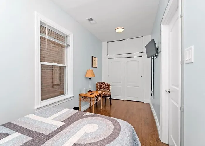 Cozy, Top-floor 3br Loft With Balcony In West Town Appartement Chicago